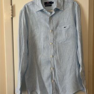 Vineyard Vines Light Blue Casual Button Down Shirt
Classic Fit Tucker Shirt.